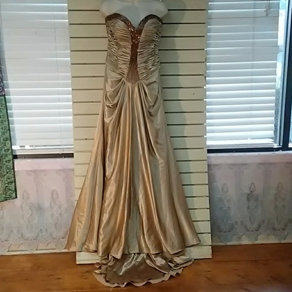 Dresses & Skirts - Gold beaded formal dress with fishtail backing